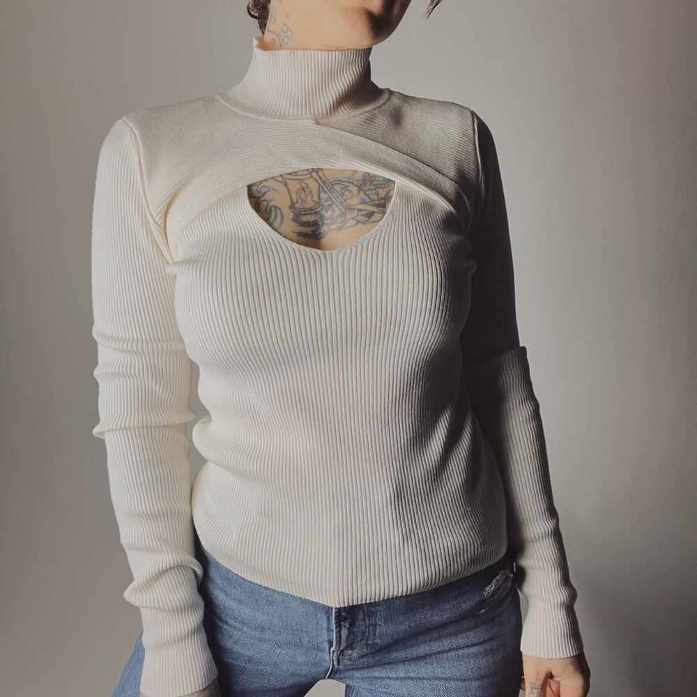 525 AMERICA Cut Out Ribbed Knit White Turtleneck Sweater Small
